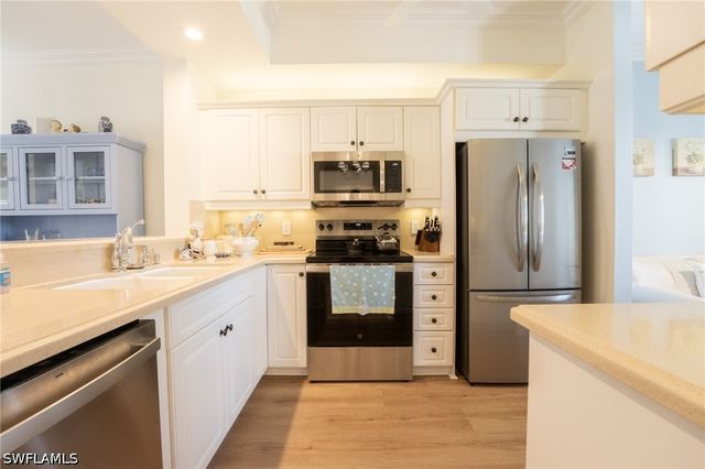 410 Bayfront PL 2407, Naples, FL 34102