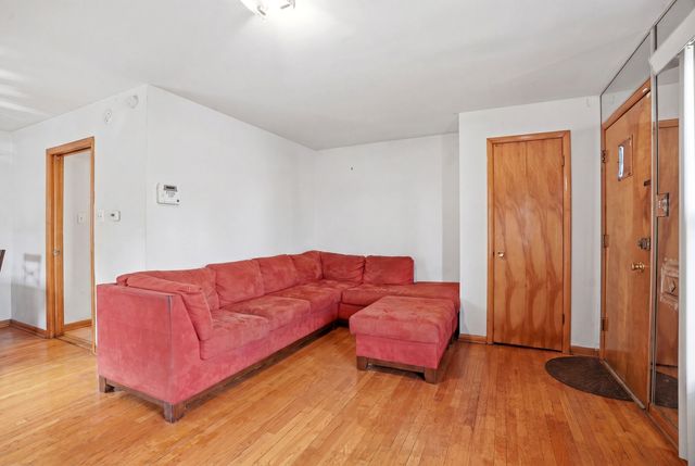 10148 S Peoria Street, Chicago, IL 60643