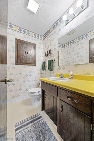 611 4th Street NE, Dilworth, MN 56529