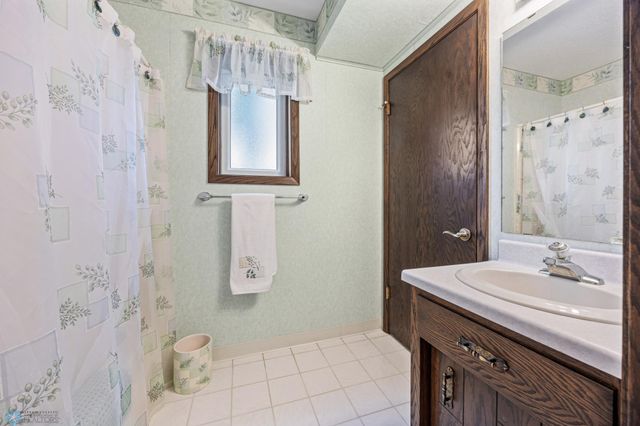 611 4th Street NE, Dilworth, MN 56529