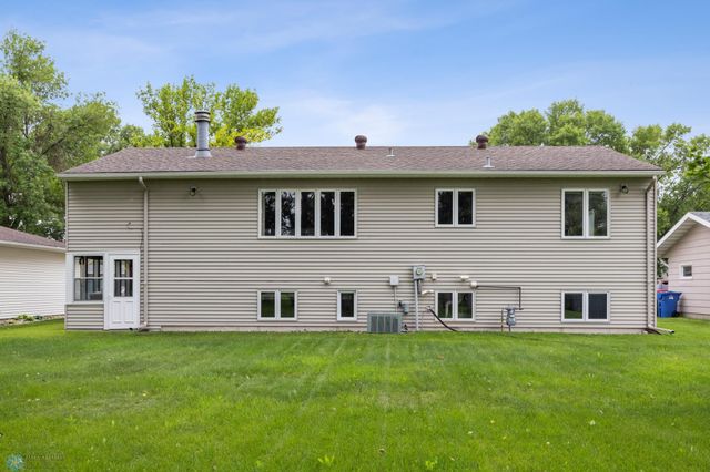 611 4th Street NE, Dilworth, MN 56529