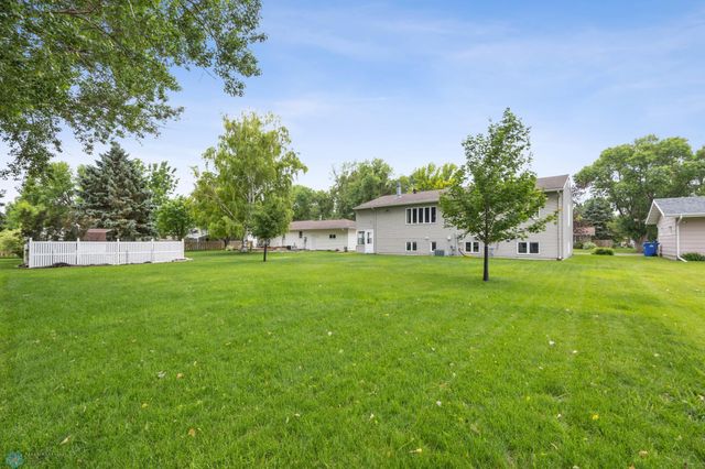 611 4th Street NE, Dilworth, MN 56529