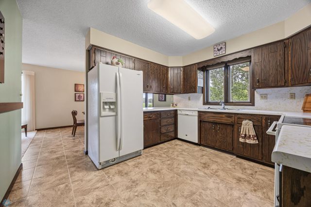 611 4th Street NE, Dilworth, MN 56529