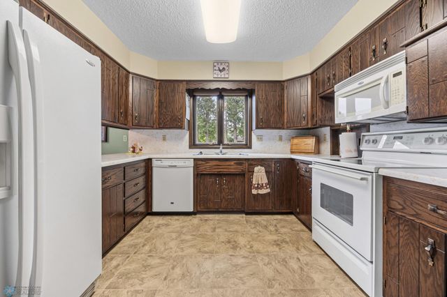 611 4th Street NE, Dilworth, MN 56529