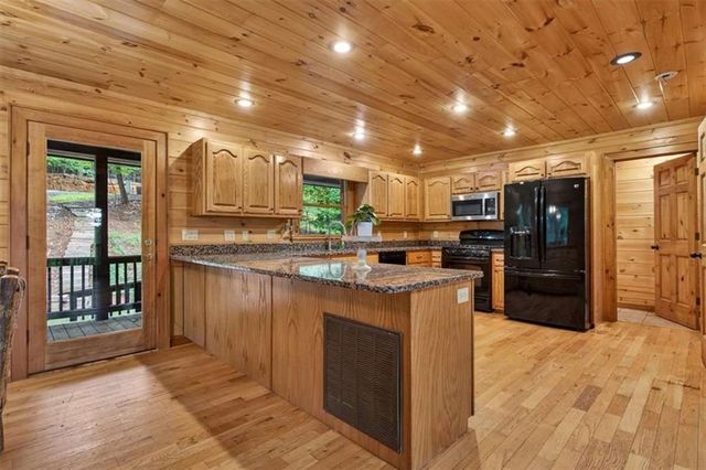 648 Stuart Mountain Road, Mineral Bluff, GA 30559