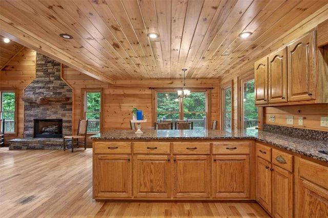 648 Stuart Mountain Road, Mineral Bluff, GA 30559