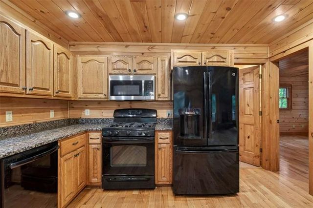648 Stuart Mountain Road, Mineral Bluff, GA 30559