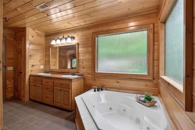 648 Stuart Mountain Road, Mineral Bluff, GA 30559