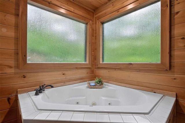 648 Stuart Mountain Road, Mineral Bluff, GA 30559