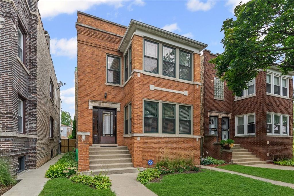 3853 N Spaulding Avenue, Chicago, IL 60618
