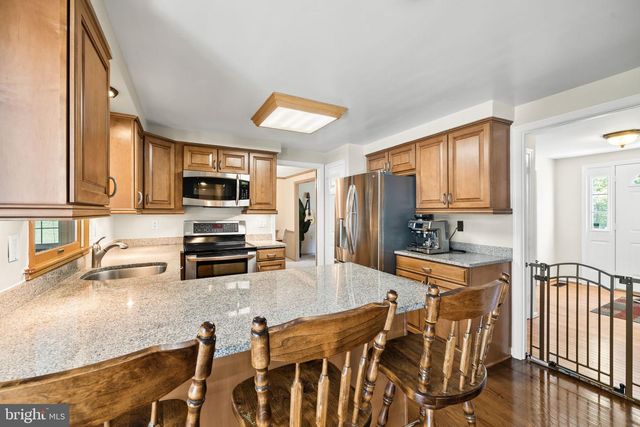 6116 KINGS COLOR DR, Fairfax, VA 22030