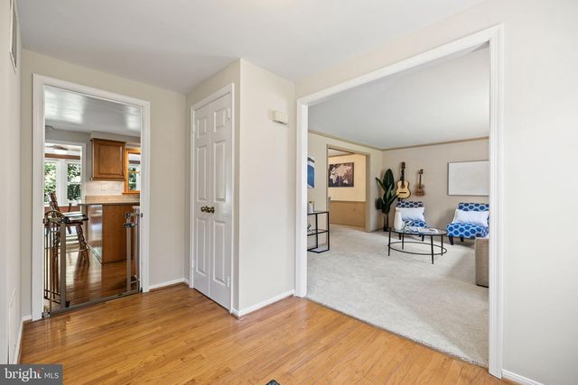 6116 KINGS COLOR DR, Fairfax, VA 22030