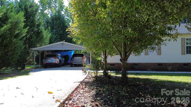 109 Grand Acres Lane, Maiden, NC 28650