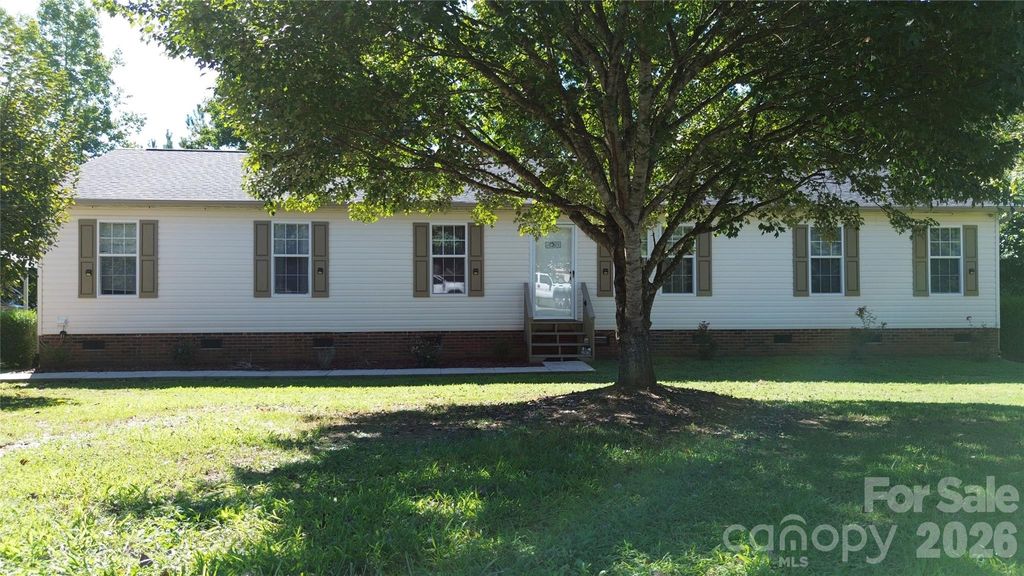 109 Grand Acres Lane, Maiden, NC 28650
