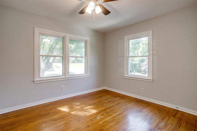 4944 Royal Drive, Fort Worth, TX 76116