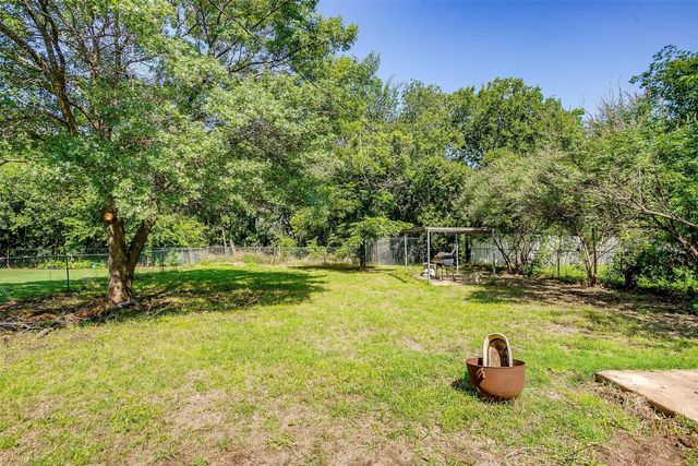 4944 Royal Drive, Fort Worth, TX 76116