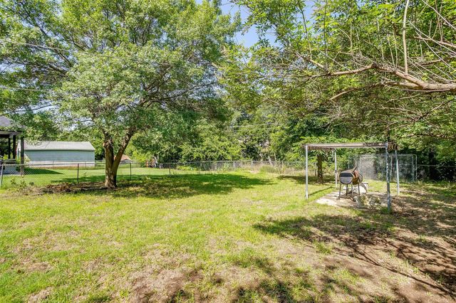 4944 Royal Drive, Fort Worth, TX 76116
