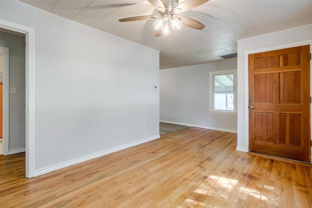 4944 Royal Drive, Fort Worth, TX 76116
