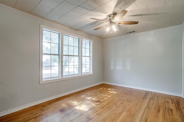 4944 Royal Drive, Fort Worth, TX 76116