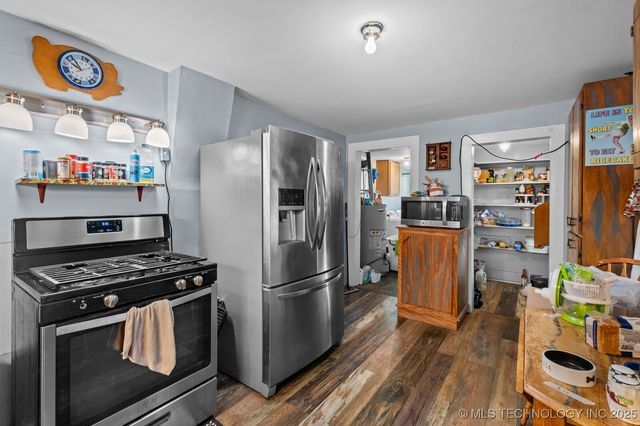 321 E Delaware, Westville, OK 74965
