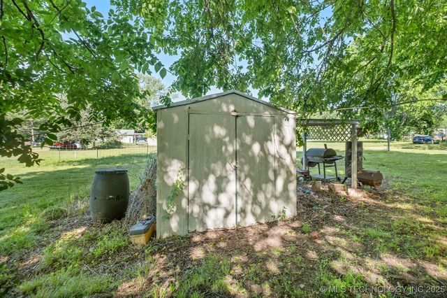 321 E Delaware, Westville, OK 74965