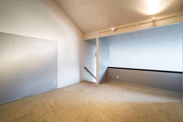 5190 Woodbridge LANE, Greenfield, WI 53221