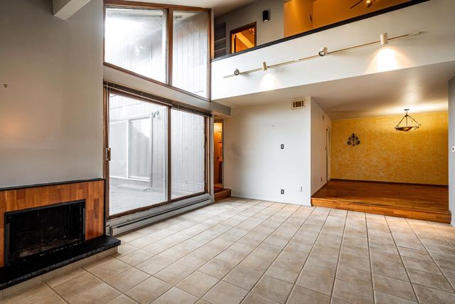 5190 Woodbridge LANE, Greenfield, WI 53221