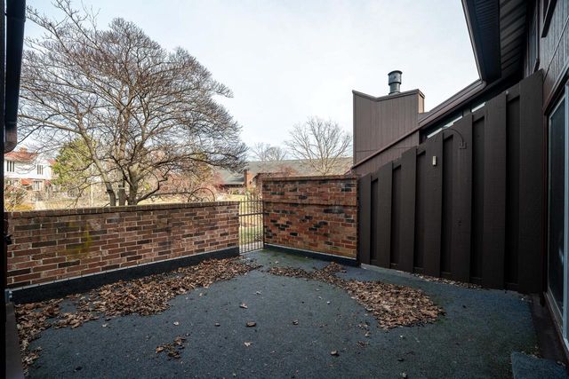 5190 Woodbridge LANE, Greenfield, WI 53221