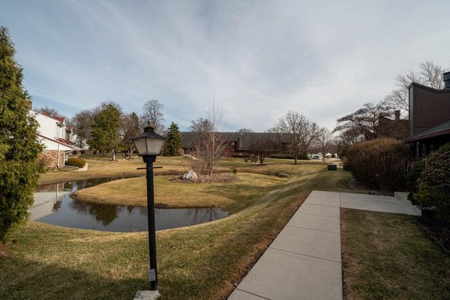 5190 Woodbridge LANE, Greenfield, WI 53221