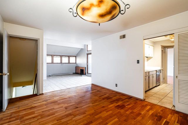 5190 Woodbridge LANE, Greenfield, WI 53221