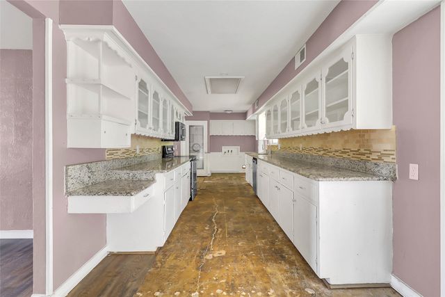 925 Holiday Drive, Sherman, TX 75090