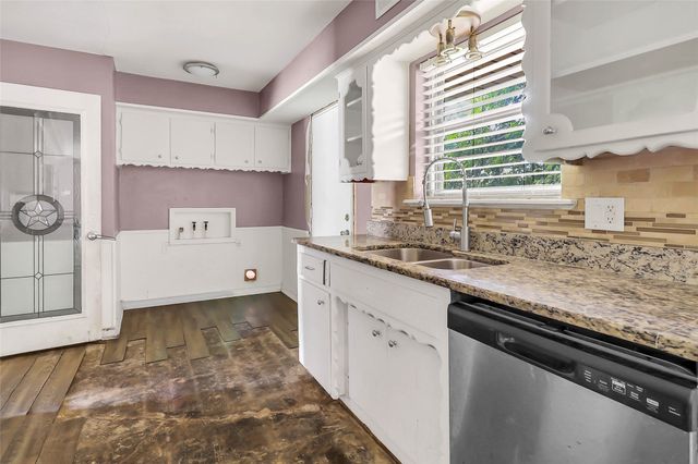 925 Holiday Drive, Sherman, TX 75090