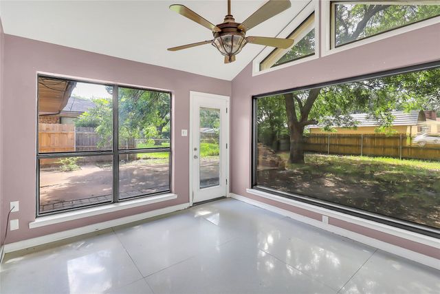925 Holiday Drive, Sherman, TX 75090