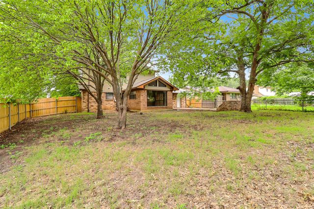 925 Holiday Drive, Sherman, TX 75090