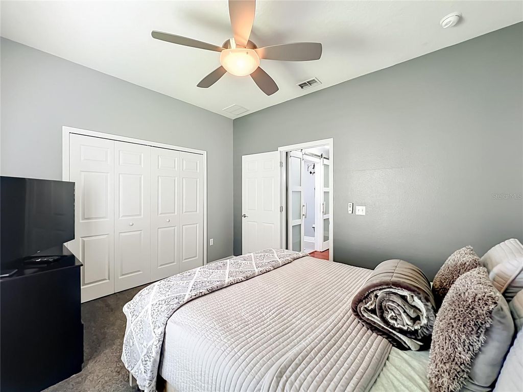 Image 22 of property listing at 2627 LAKEMOOR DRIVE, Orlando, FL 32828