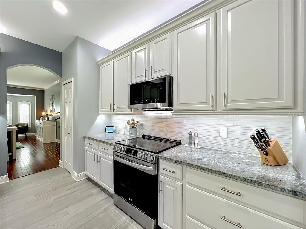 Image 26 of property listing at 2627 LAKEMOOR DRIVE, Orlando, FL 32828