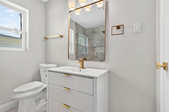 6417 Lontos Drive, Dallas, TX 75214