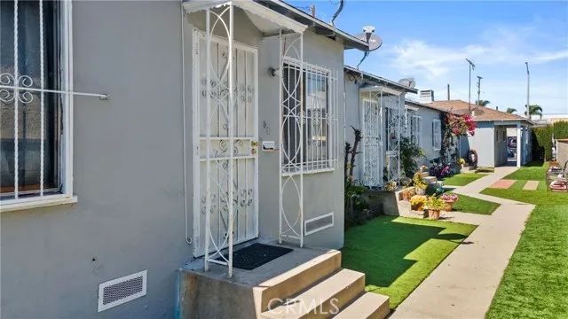 4508 E 53rd Street, Maywood, CA 90270