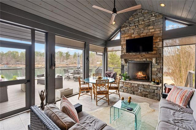 438 Winchester Lane, Sunset, SC 29685