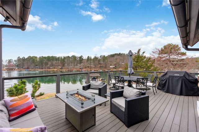 438 Winchester Lane, Sunset, SC 29685