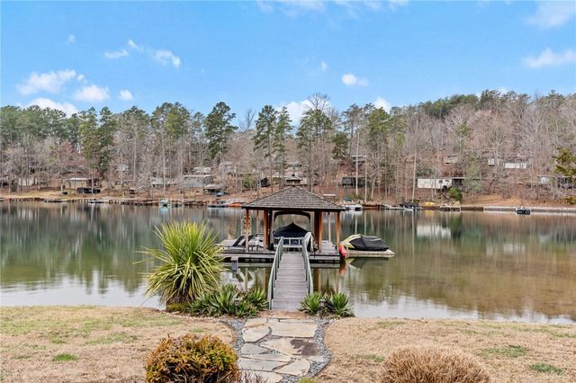 438 Winchester Lane, Sunset, SC 29685