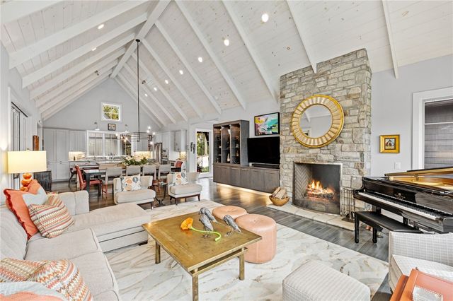 438 Winchester Lane, Sunset, SC 29685