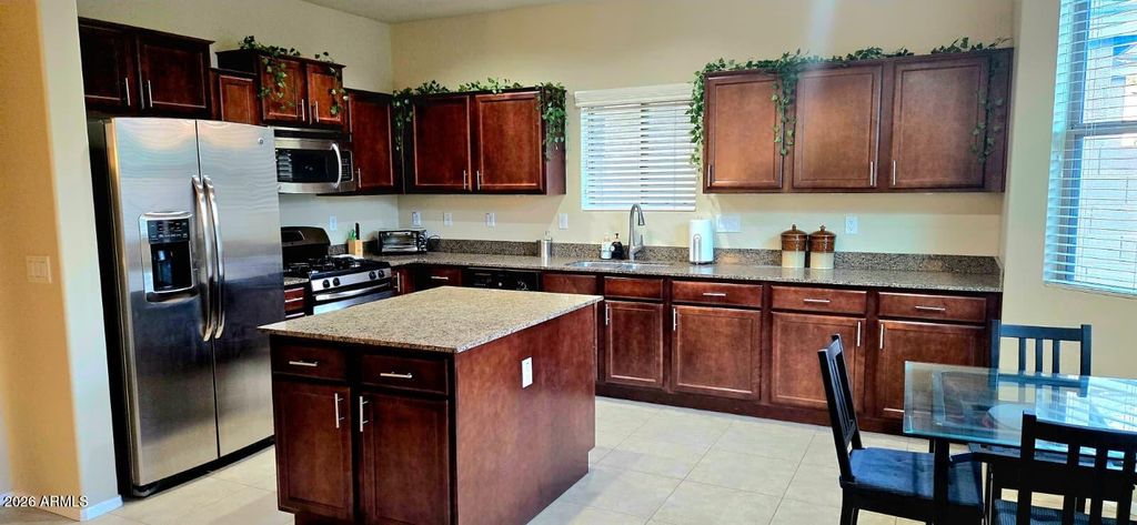 121 W Hackberry Drive, Chandler, AZ 85248