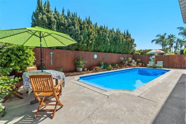 11608 Onyx, Cypress, CA 90630