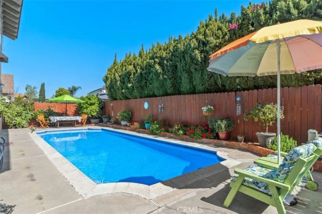11608 Onyx, Cypress, CA 90630