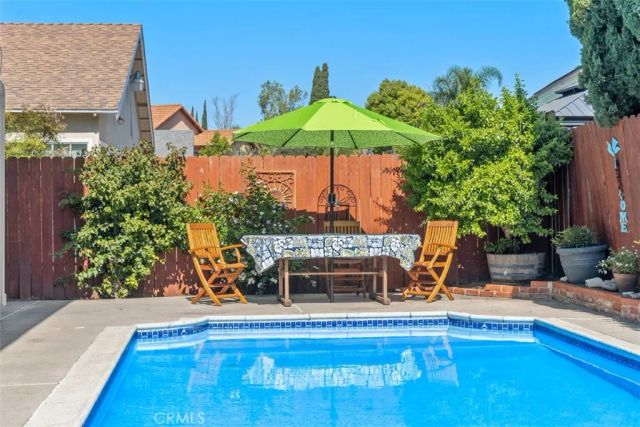 11608 Onyx, Cypress, CA 90630