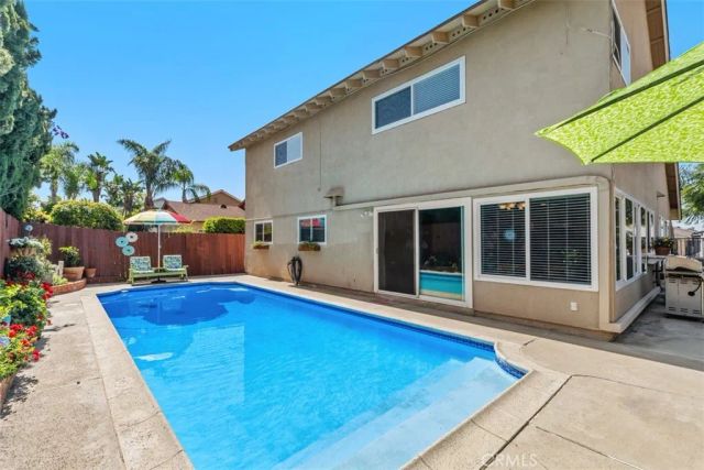 11608 Onyx, Cypress, CA 90630