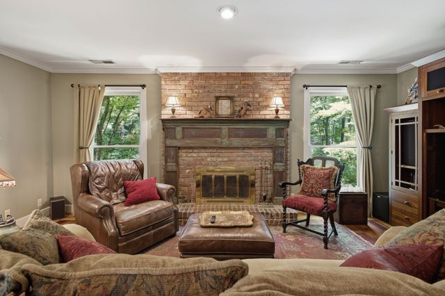 7712 Steeplechase Ct, Nashville, TN 37221