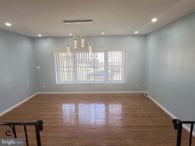 9009 REVERE ST, Philadelphia, PA 19152