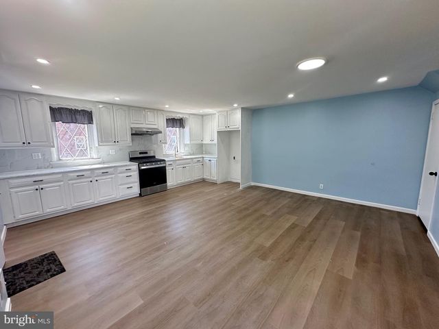 9009 REVERE ST, Philadelphia, PA 19152